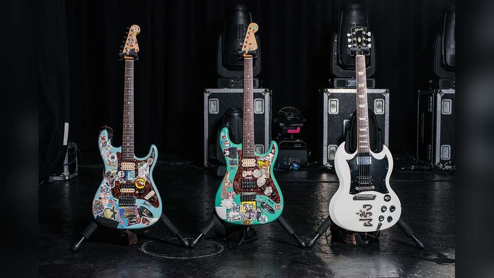 What Kind of Guitar Does Rivers Cuomo Play: Ultimate Guide