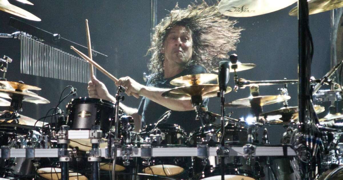 How Many Calories Does Drumming Burn: Calorie Guide