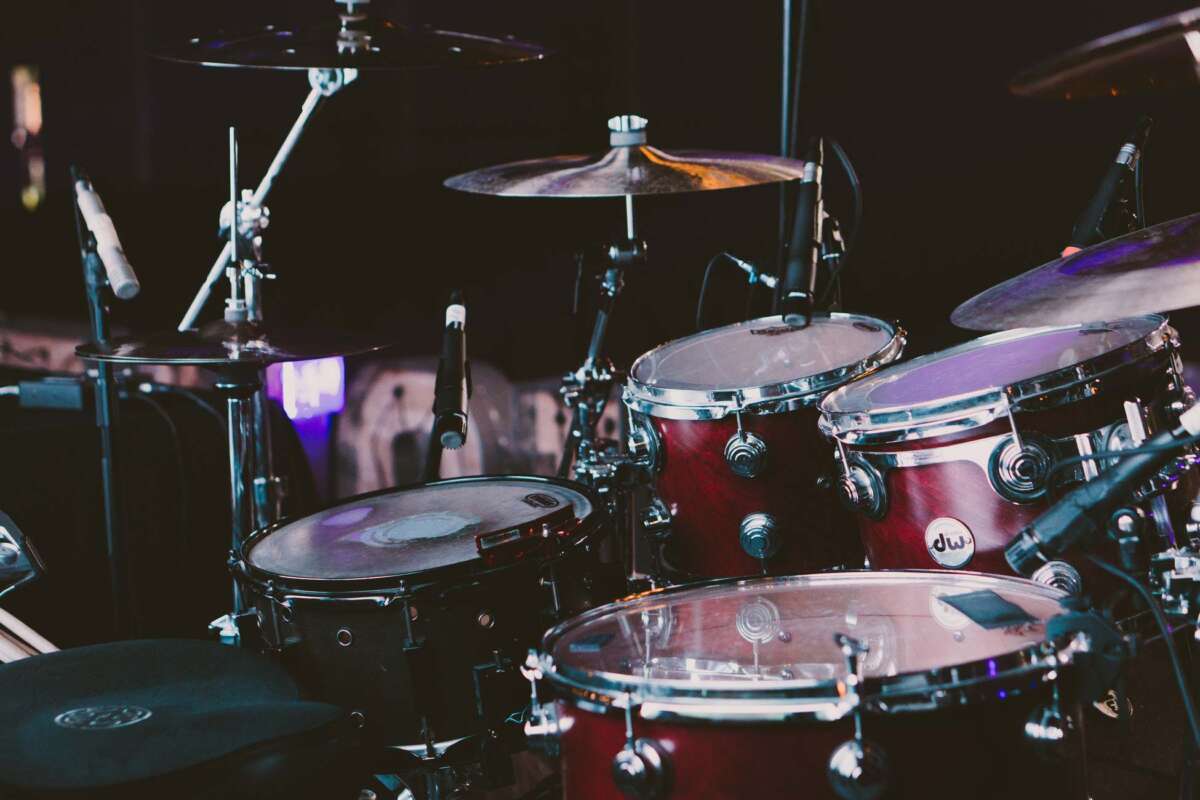 How To Mic Drums For Live Performance: Pro Setup Tips